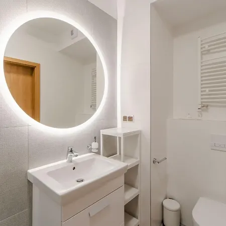 Aquamarina Prima 58 By Renters